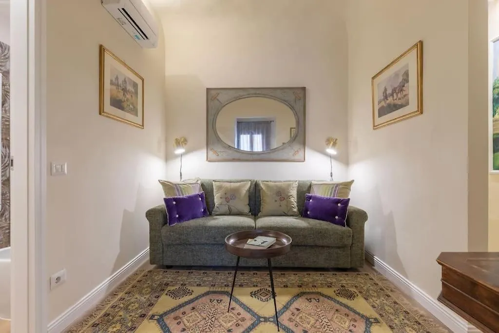 Apartment Oltrarno Family Suite In Florenz