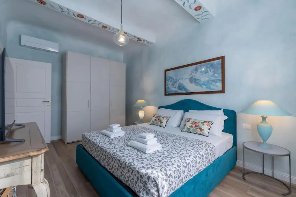 Apartment Oltrarno Family Suite In Florenz